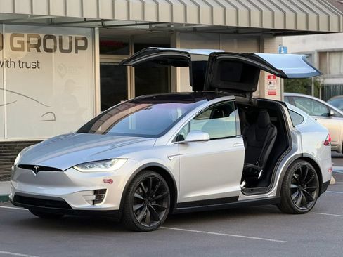 Used 2016 Tesla Model X 90D AWD/4WD image 4