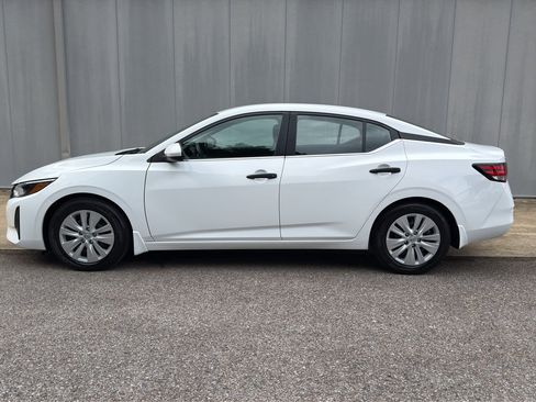 Certified 2025 Nissan Sentra S FWD image 6