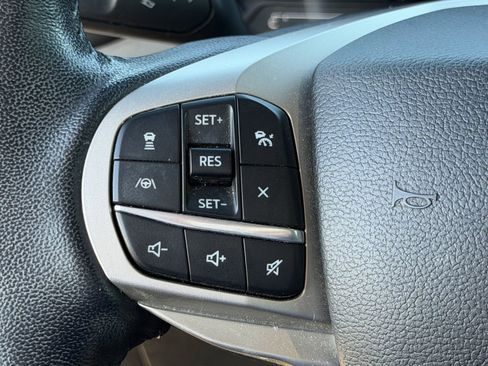 Used 2021 Ford Explorer XLT w/ Equipment Group 202A image 11