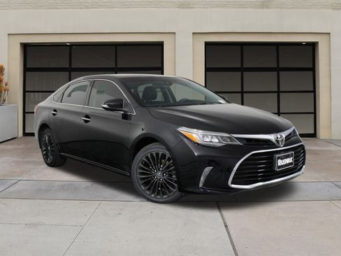 Used 2017 Toyota Avalon Touring image 33