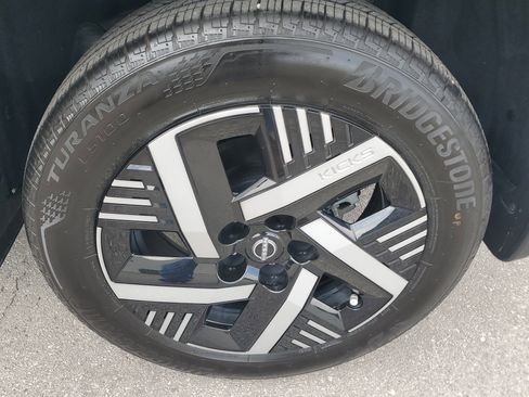 Certified 2025 Nissan Kicks SV FWD image 28