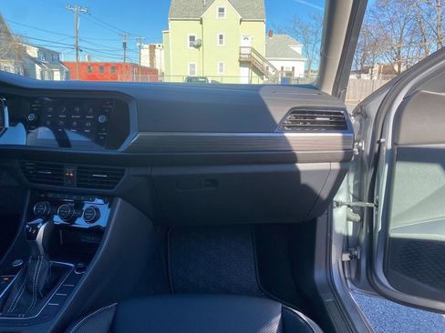 Used 2024 Volkswagen Jetta SEL image 29