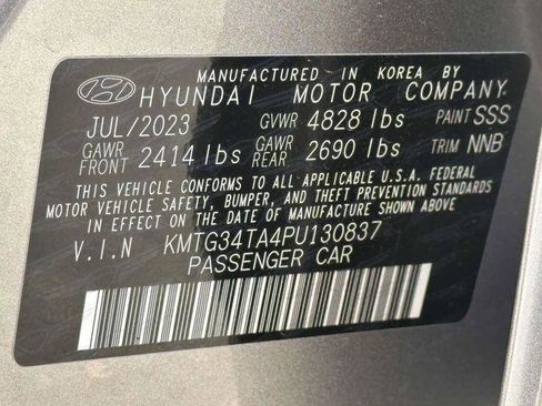 Used 2023 Genesis G70 2.0T AWD/4WD image 31