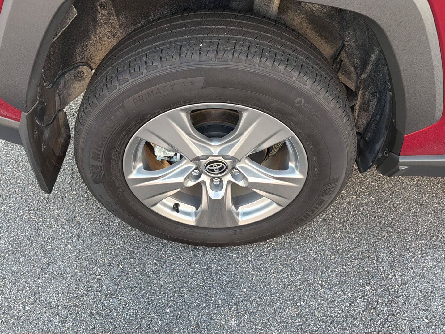 Certified 2025 Toyota RAV4 XLE w/ Convenience Package FWD image 39