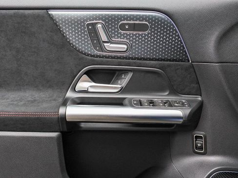 Used 2024 Mercedes-Benz GLA 250 4MATIC image 50