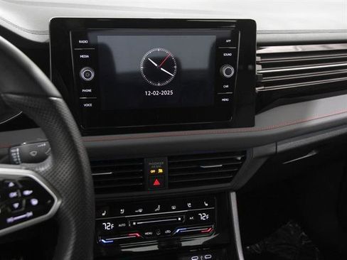 Used 2025 Volkswagen Jetta GLI Autobahn image 9