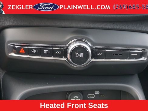 Used 2024 Volvo XC40 B5 Plus w/ Protection Package Premier AWD/4WD image 25