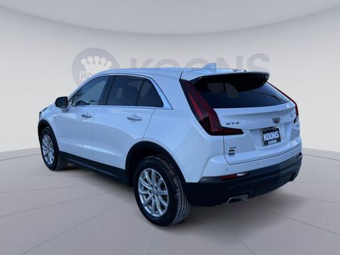 Used 2023 Cadillac XT4 Luxury w/ Cold Weather Package image 4