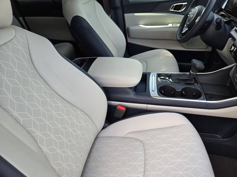New 2026 Kia Carnival EX FWD image 11