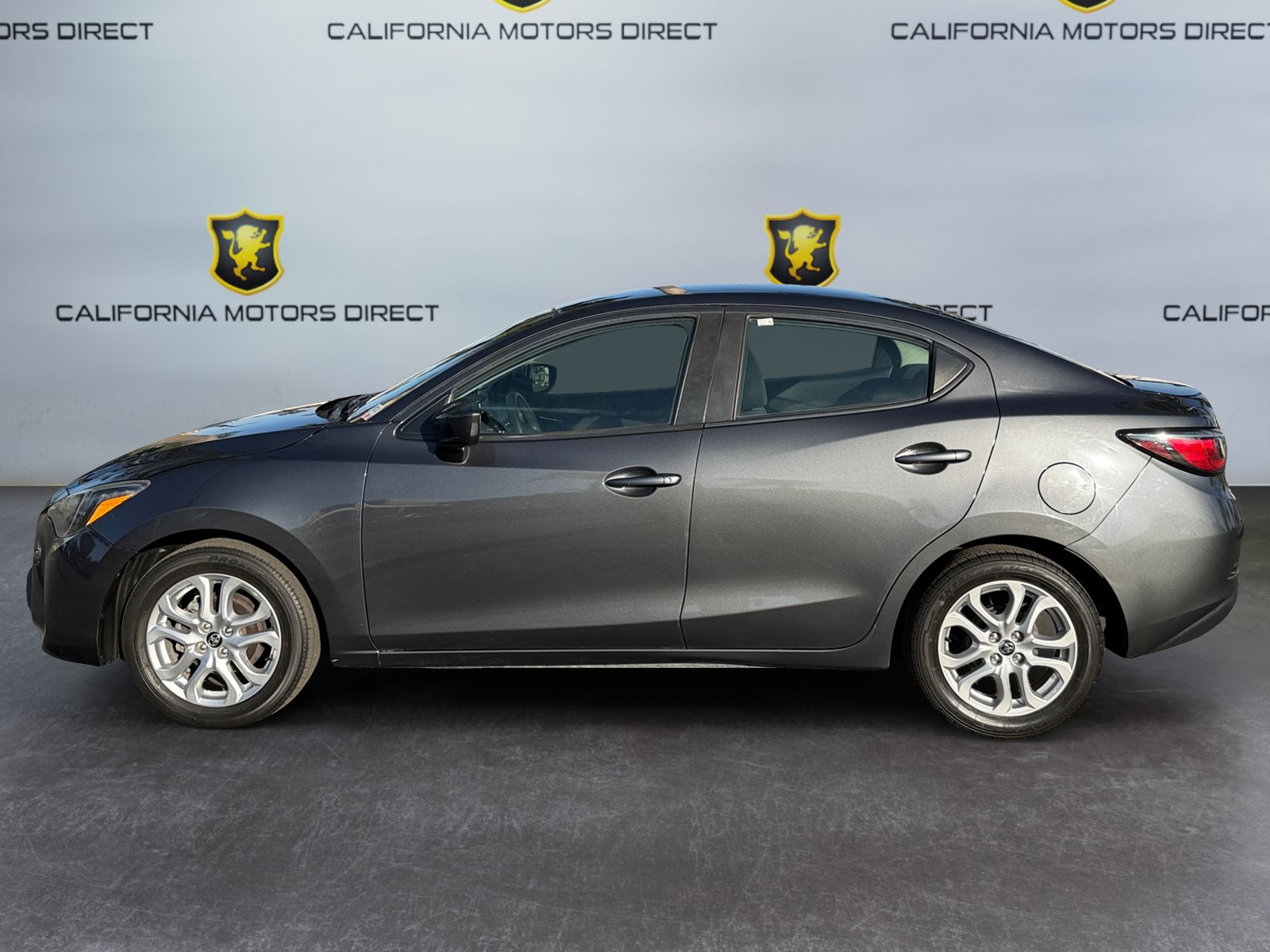 Used 2017 Toyota Yaris iA FWD image 2