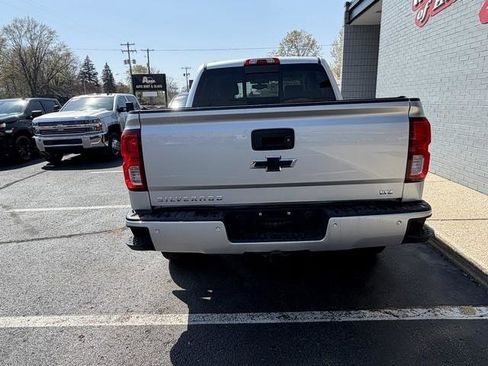 Used 2017 Chevrolet Silverado 1500 LTZ Z71 w/ LTZ Plus Package AWD/4WD image 6
