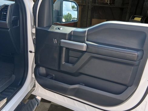 Used 2018 Ford F150 XLT w/ Equipment Group 302A Luxury AWD/4WD image 10