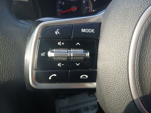 Used 2022 Kia Sorento LX image 24