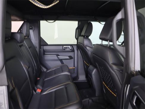 Used 2024 Ford Bronco Badlands image 14