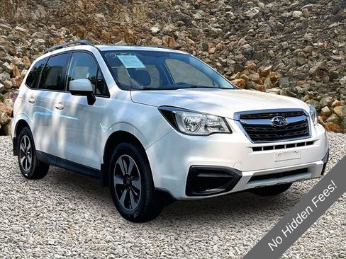 Used 2017 Subaru Forester 2.5i Premium w/ All-Weather Package AWD/4WD image 9