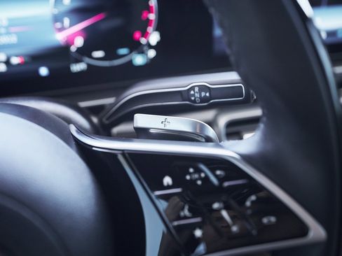 Used 2025 Mercedes-Benz GLS 580 4MATIC image 43