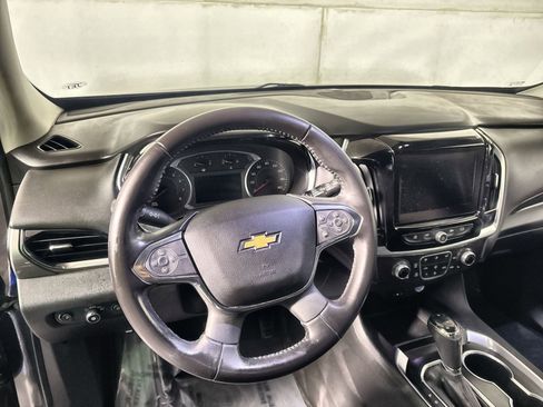 Used 2019 Chevrolet Traverse LT FWD image 16