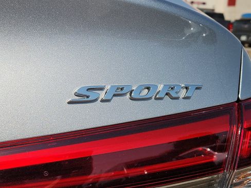 Used 2022 Honda Civic Sport image 10