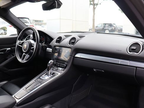 Used 2019 Porsche 718 Cayman image 12