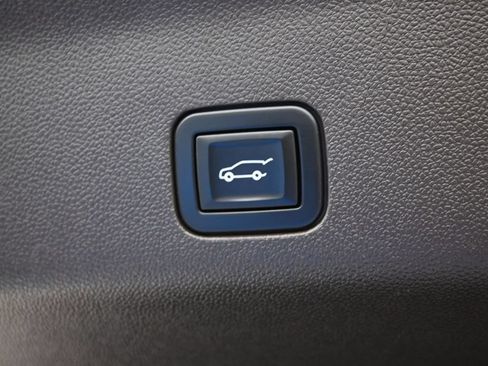 Used 2021 Chevrolet Suburban LT RWD image 14
