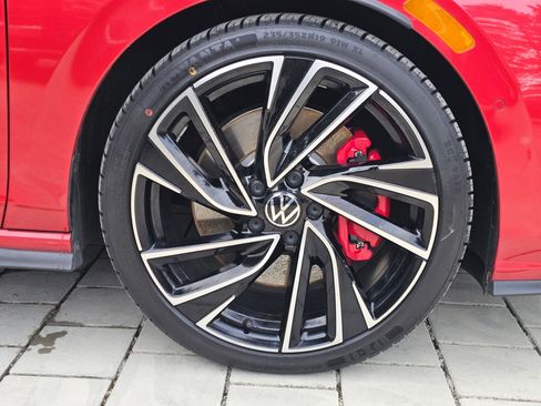 Used 2023 Volkswagen GTI Autobahn image 9