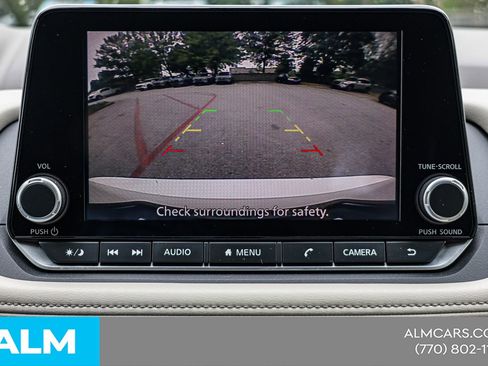 Used 2025 Nissan Rogue SV FWD image 29