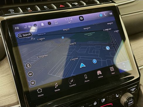 Used 2024 Jeep Grand Cherokee L Limited w/ Luxury Tech Group II image 22