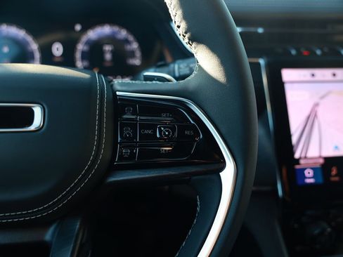 New 2025 Jeep Grand Cherokee Overland image 18