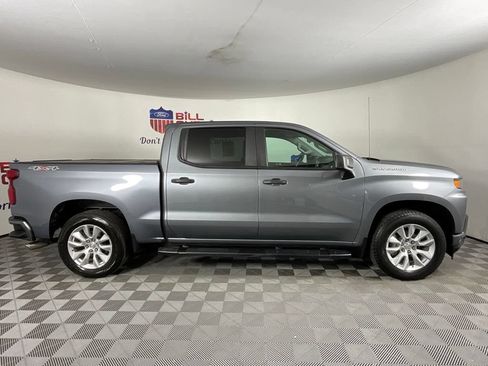Used 2020 Chevrolet Silverado 1500 Custom w/ Custom Value Package AWD/4WD image 2