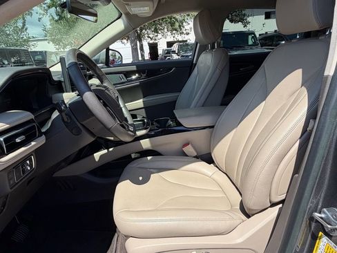 Certified 2022 Lincoln Nautilus FWD w/ Premium Package image 10