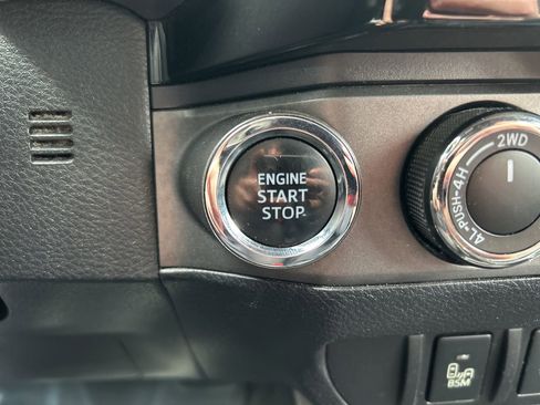 Used 2016 Toyota Tacoma TRD Off-Road w/ Premium & Technology Package image 13