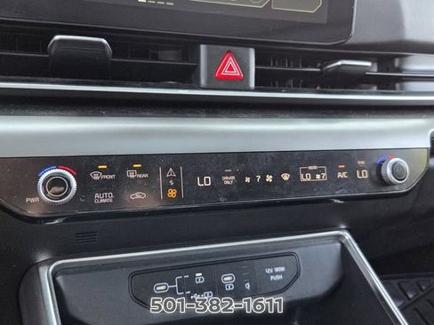 Used 2025 Kia Carnival SX w/ SX Dark Edition Package FWD image 21