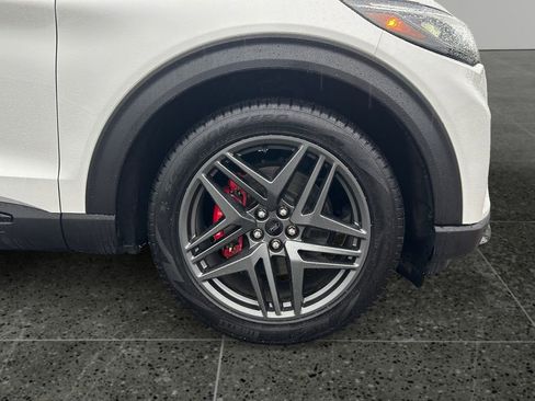 Used 2025 Ford Explorer ST w/ Sun And Sound Package image 9
