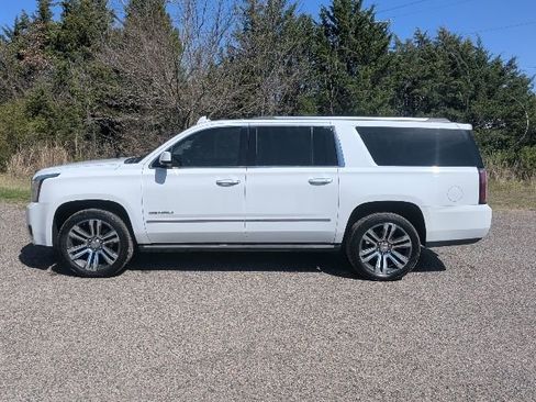 Used 2019 GMC Yukon XL Denali w/ Denali Ultimate Package image 2