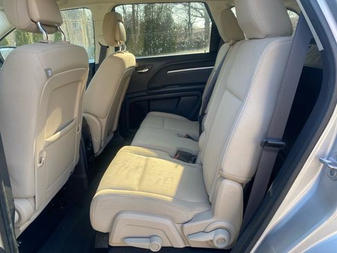 Used 2010 Dodge Journey SXT w/ Premium Convenience Group image 15