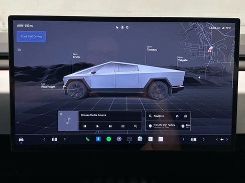 Used 2024 Tesla Cybertruck AWD Crew Cab image 26