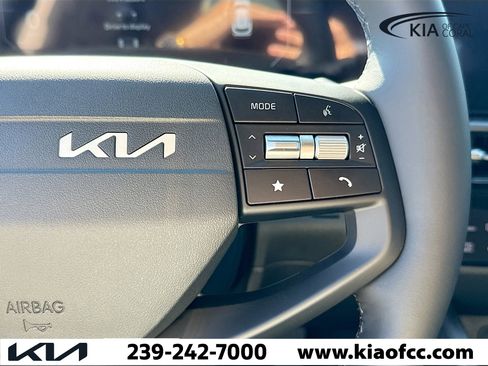 New 2026 Kia Sportage SX FWD image 38