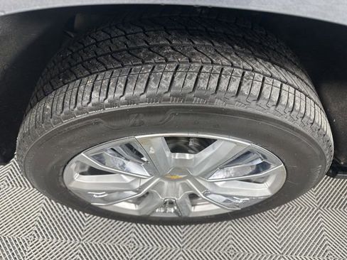 Used 2022 Chevrolet Suburban Premier image 9