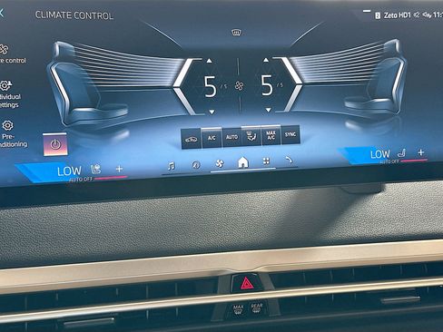 Used 2024 BMW iX xDrive50 w/ Premium Package AWD/4WD image 16