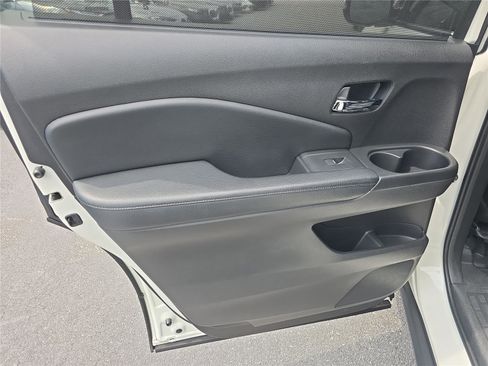 Used 2019 Honda Pilot Touring image 11