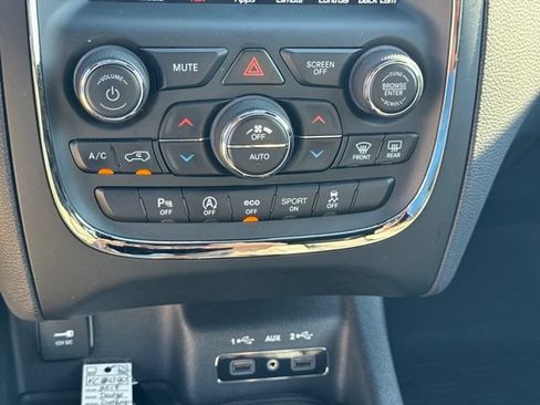 Used 2019 Dodge Durango GT w/ Blacktop Package AWD/4WD image 29