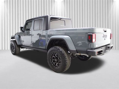New 2025 Jeep Gladiator Sport image 5