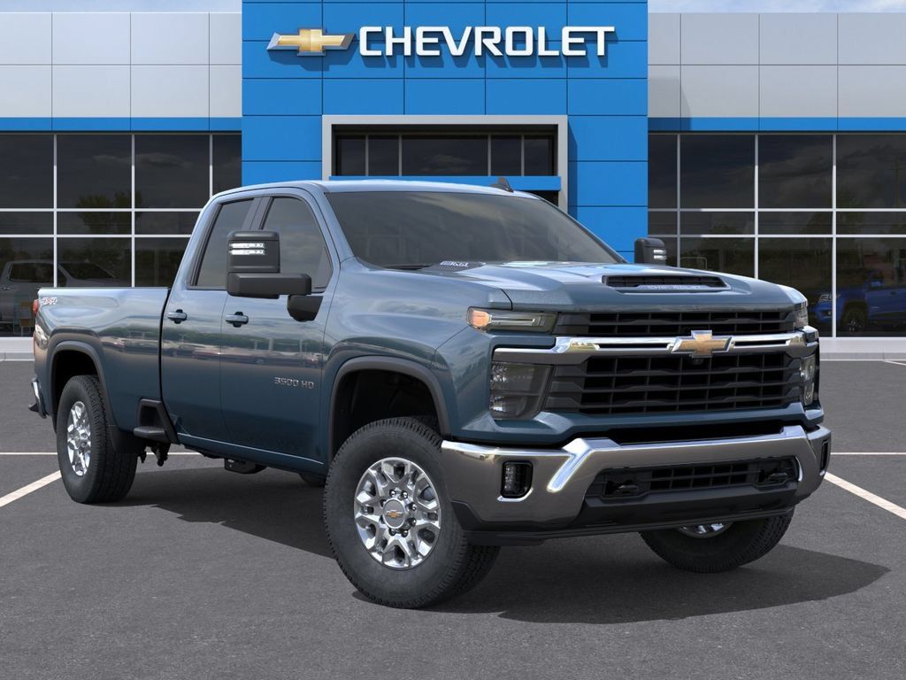 New 2026 Chevrolet Silverado 3500 LT AWD/4WD image 8