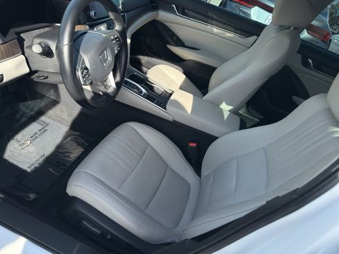 Used 2022 Honda Accord Touring image 12