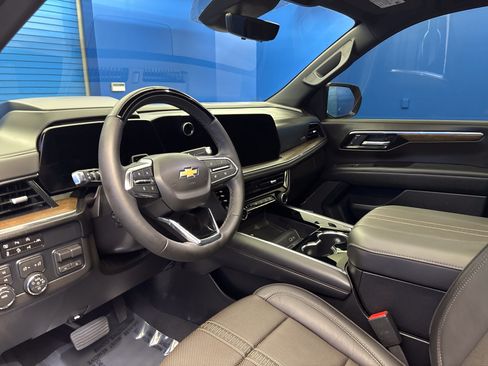 Used 2026 Chevrolet Suburban High Country w/ Sun And Tow Package AWD/4WD image 11