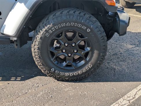 Used 2023 Jeep Gladiator Willys image 22