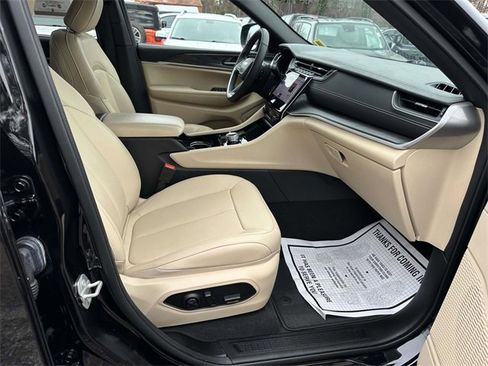 Certified 2023 Jeep Grand Cherokee L Limited w/ Luxury Tech Group II image 23