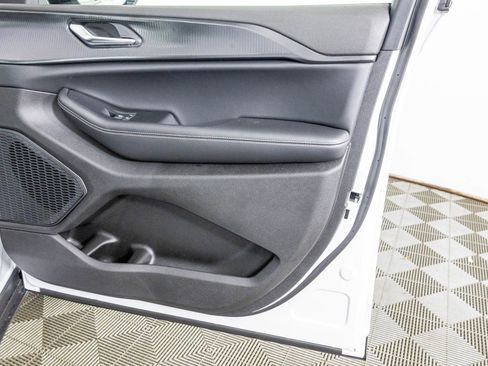 New 2025 Jeep Grand Cherokee L Altitude image 34