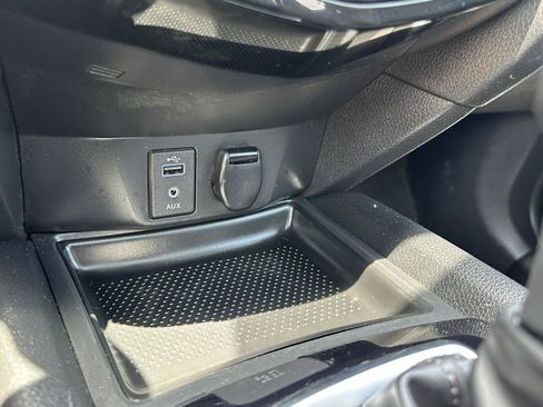 Used 2017 Nissan Rogue SV AWD/4WD image 59
