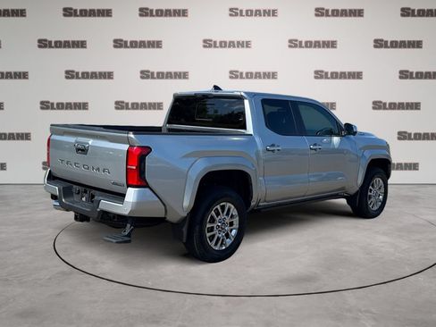 Used 2025 Toyota Tacoma Limited AWD/4WD image 5